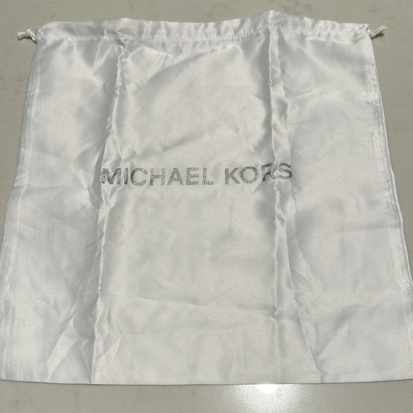 NWT Michael Kors Ellie Medium Shoulder Flap Python Embossed Red Leather Bag - Picture 3 of 12